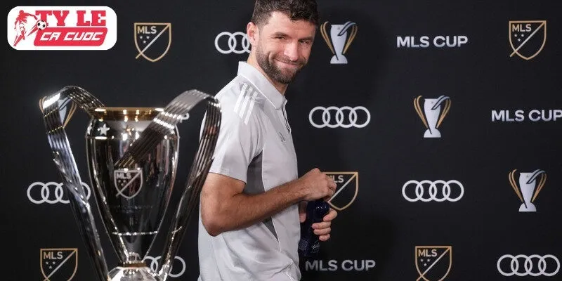 Messi Hủy Diệt Muller: Phản Ứng “Cay Đắng” Làm CĐV Choáng Váng