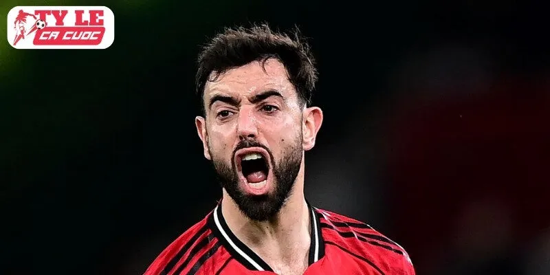 Phát ngôn công khai, thông điệp gửi đến thượng tầng Old Trafford